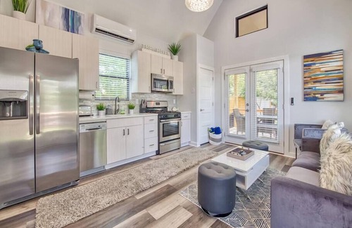 Waynesville Casa | The Haven @ Water 65 - Tiny Home walk to Downtown