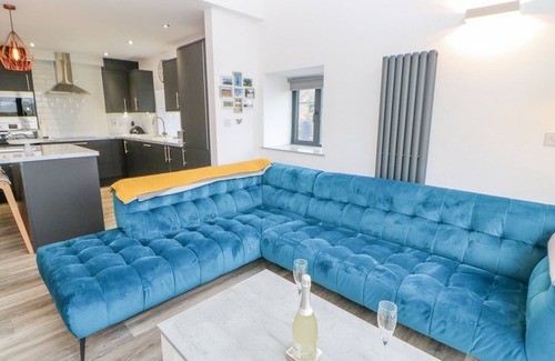 Hetton-le-Hole Cabaña | THE HAY BARN, pet friendly, with open fire in Murton, County Durham