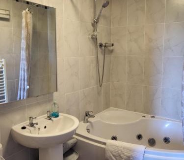 Aberystwyth Casa | The Hay Suite
