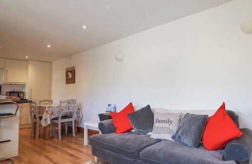Sticker Cabaña | THE HAYLOFT, pet friendly, with a garden in Sticker