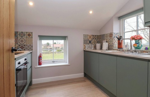 Richmond Cabaña | THE HAYLOFT, pet friendly, with a garden in Brompton-On-Swale