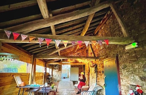 Caldbeck Casa | The Hayloft Rustic Glamping Barn, Caldbeck Village