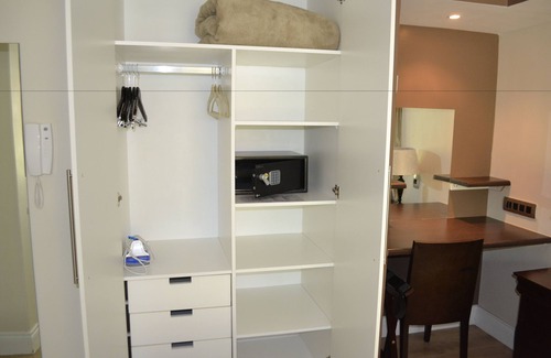 Greater Johannesburg Metropolitan Area Cabina | The Haystack on Homestead