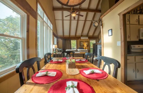 Robbinsville Cabina | THE HEAD REST at Deals Gap, Tail of the Dragon Mountain Retreat!
