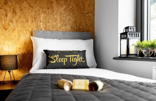 Headingley Apartamento | The Headingley House Leeds - Hot Tub - Sleeps Up To 12 - EV Charging