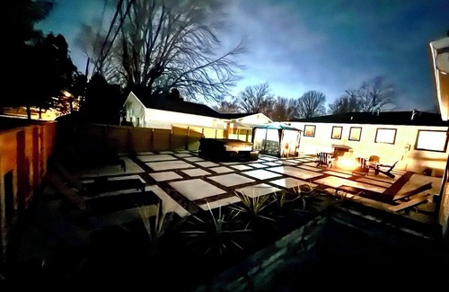Columbus Casa | The Headquarters by: BLUE spacious 5 bedrooms Hot tub park!