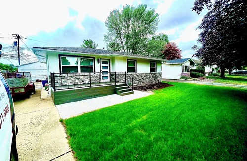 Columbus Casa | The Headquarters by: BLUE spacious 5 bedrooms Hot tub park!