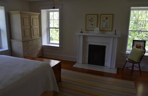 Versailles Otro | The Heart of Horse & Bourbon Country