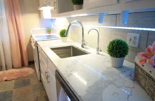 Cheshire Casa | The Heavenly Nest. A charming 3-bedroom house with AC, WiFi in quaint Cheshire