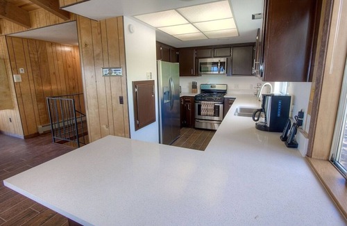 Zephyr Cove Casa | The Heights 4 Bedroom Home by RedAwning