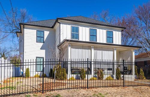 Atlanta Casa | The Heights Compound Near Mercedes Benz Stadium