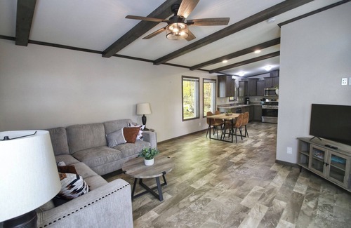 Carlsville Cabina | The Hein Cottage-Beautiful 2 bedroom hideaway in the heart of DC