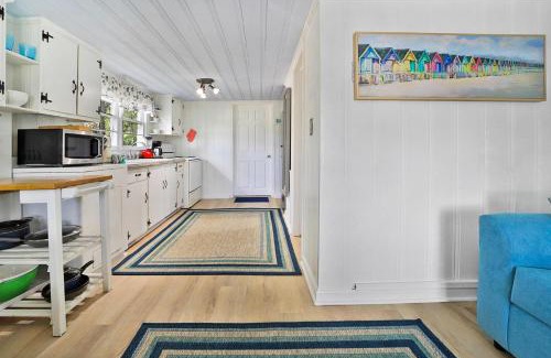 Downtown Myrtle Beach Casa | The Hemingway Cottage- 201 N Ocean