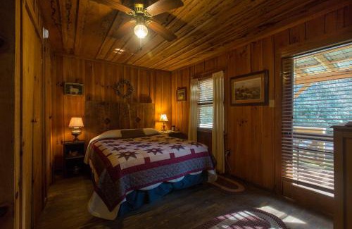Robbinsville Casa | The Hemlock Hide Away