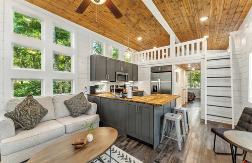 Menlo Casa | The Hemlock Hideaway tiny home!