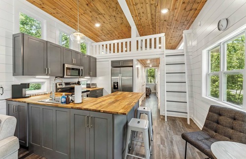 Menlo Casa | The Hemlock Hideaway tiny home!