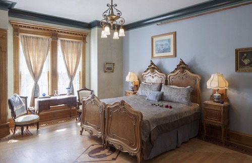 West Main HIll Cama Y Desayuno | The Henderson Castle Inn