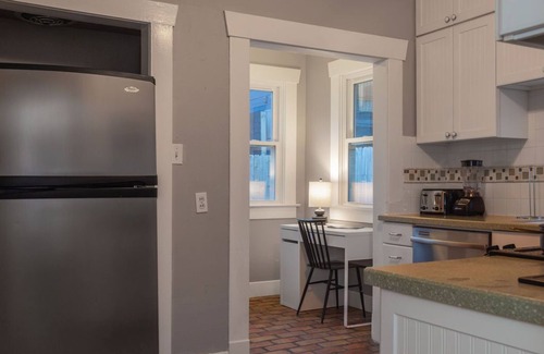Neartown Casa | The Hera! Luxury Mansion in Montrose w/ Pool 2BR+3
