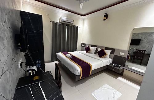 Dumka Hotel | The Heritage