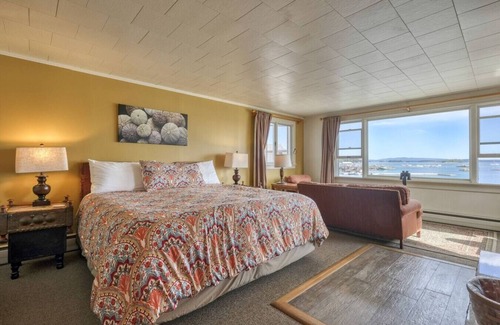 Stonington Casa | The Heritage - Inn on the Harbor