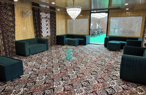 Dal Lake Hotel | The Heritage Safina Group Of Houseboats