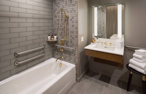 Downtown Portland Hotel | The Hi-Lo, Autograph Collection