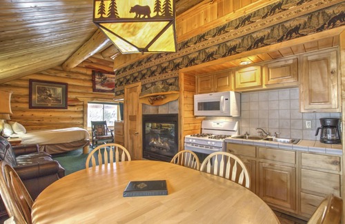 West Yellowstone Hotel | The Hibernation Station