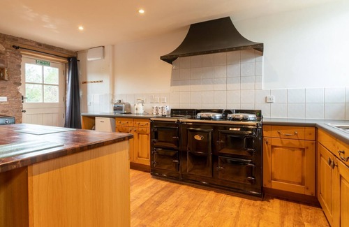 Lydney Cabaña | The Hickory - a joint property with 2 hot tubs, Forest of Dean