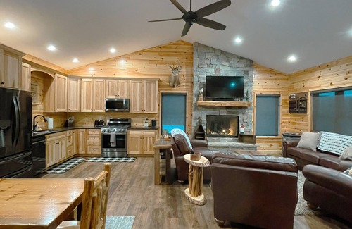 Manistee Cabina | The Hidden Cabin Getaway