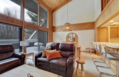 Harbor Springs Casa | The Hidden Chalet