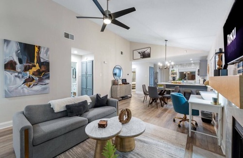 Lewisville Casa | The Hidden Gem: Gig Speed Internet | Saltwater Hot Tub | near DFW