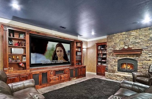 Maysville Casa | The Hidden Grove Pool Estate