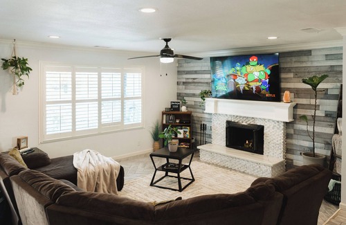 Visalia Casa | The Hidden Paradise / Pool & Spa / Family Friendly / 45 Min To The Sequoias