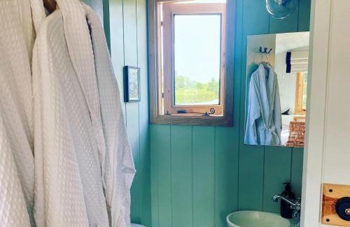 Longdon Otro | The Hide at Manton Bay- Glamping