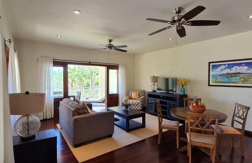 Freetown Apartamento | The Hideaway 1 Bedroom Suite, Pool and Sea views