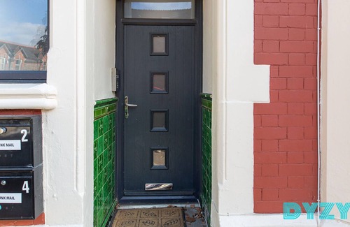 Penylan Apartamento | The Hideaway Apt 3 - Roath Park - Cozy Stay - DYZYN Living