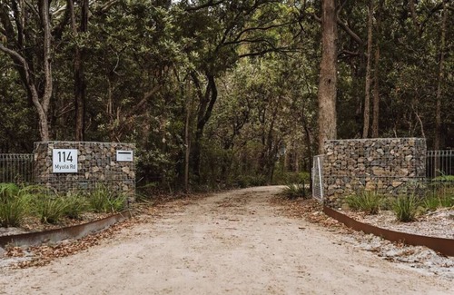 Myola Cabina | 'The Hideaway' at barranca Jervis Bay