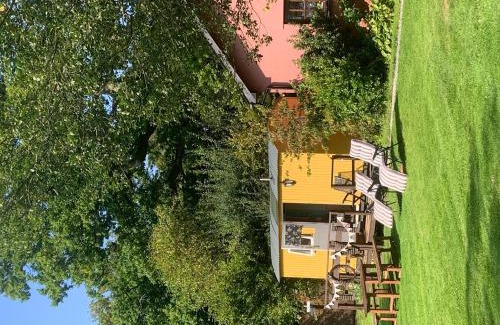 Cowbridge Chalet De Esquí | The Hideaway at Duffryn Mawr Self Catering Cottages