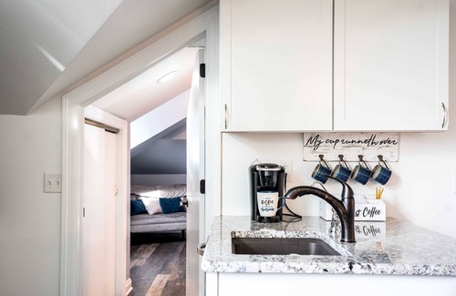 Lake Geneva Condominio | The Hideaway at Hayloft Lodge – Chic & Unique Stay