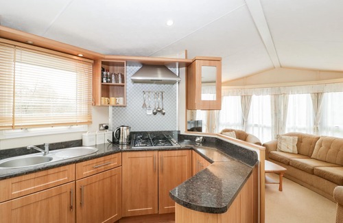 Portesham Cabaña | THE HIDEAWAY, family friendly, character holiday cottage in Portesham