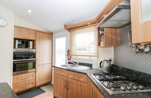Portesham Cabaña | THE HIDEAWAY, family friendly, character holiday cottage in Portesham