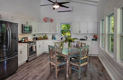 Estate Hull Cabaña | The Hideaway Hull Bay Cottage 7