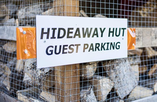 Whitestone Apartamento | The Hideaway Hut - 1 Bed Shepherds Hut - Dodmarsh
