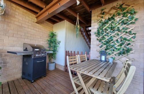 Jindabyne Apartamento | The Hideaway - Lake Views I Ski & Bike Storage I Central Jindabyne I Free WiFi I BBQ I Parking