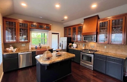 Fresno Casa | The Hideaway on Brown Ave.