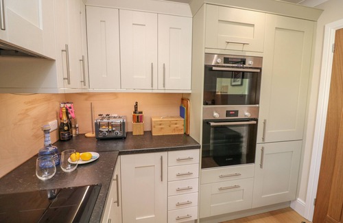 Thurlestone Cabaña | THE HIDEAWAY, pet friendly, country holiday cottage in Thurlestone