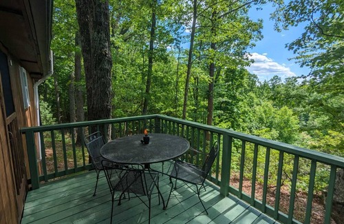 Hays Cabina | The Hideaway