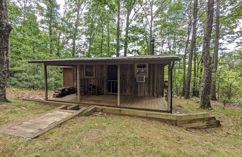 Hays Cabina | The Hideaway