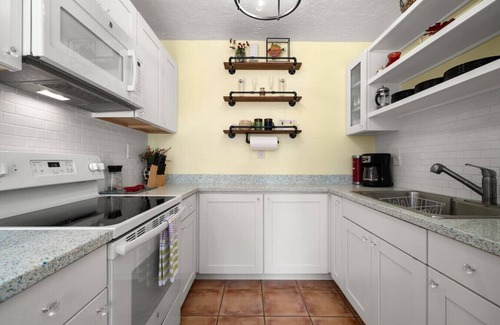 Bradenton Casa | Acogedora cabaña - Pasos para Riverwalk / Cerca de las playas