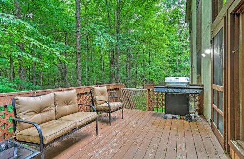 Lake Ariel Casa | The Hideout Cottage with Access to Lakes and Ski Slope